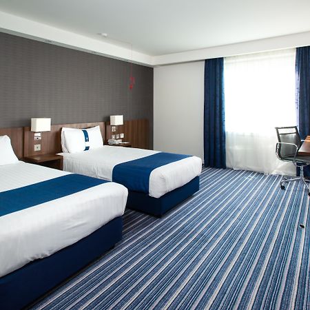 Holiday Inn Express Cambridge Duxford M11 Jct 10 By Ihg Ngoại thất bức ảnh