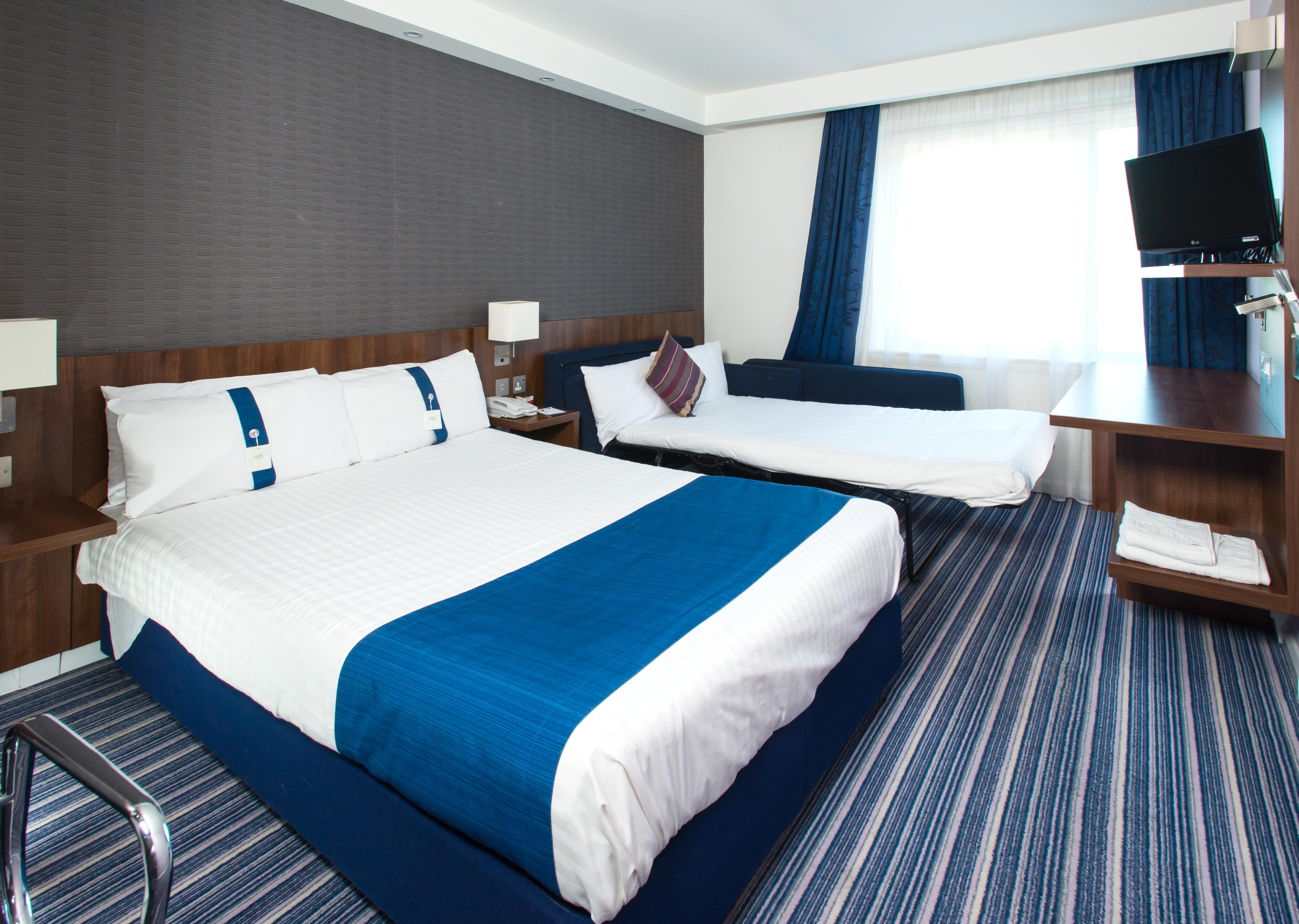 Holiday Inn Express Cambridge Duxford M11 Jct 10 By Ihg Ngoại thất bức ảnh