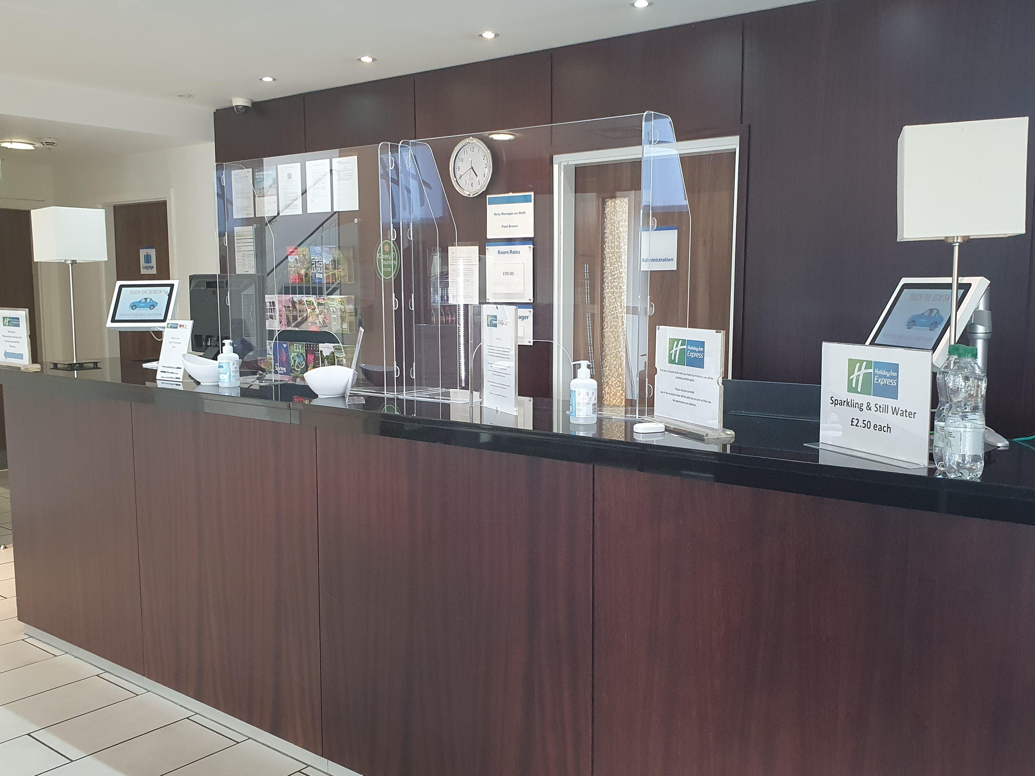 Holiday Inn Express Cambridge Duxford M11 Jct 10 By Ihg Ngoại thất bức ảnh