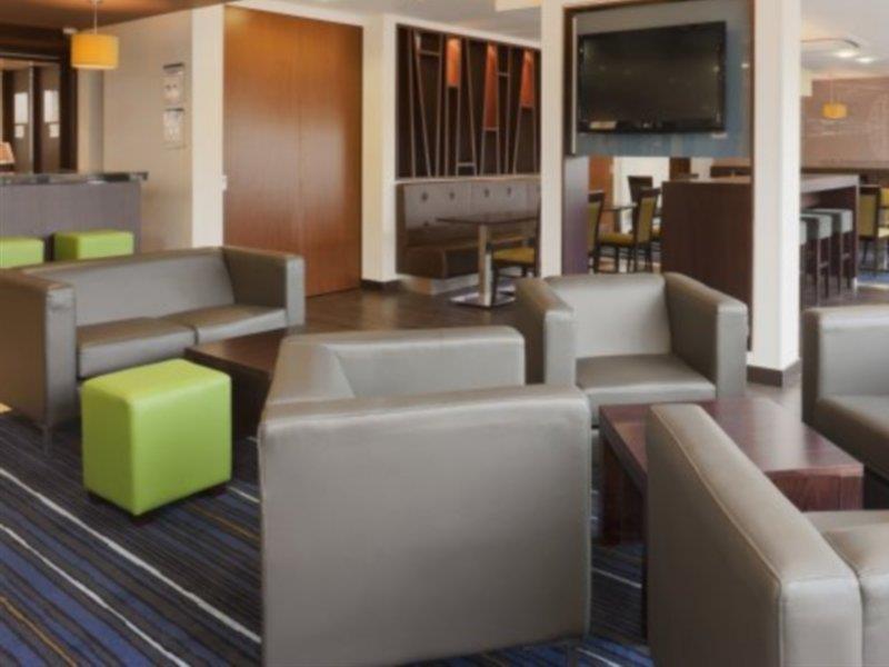 Holiday Inn Express Cambridge Duxford M11 Jct 10 By Ihg Ngoại thất bức ảnh