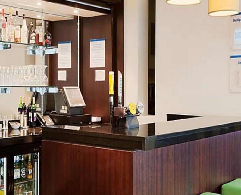 Holiday Inn Express Cambridge Duxford M11 Jct 10 By Ihg Ngoại thất bức ảnh