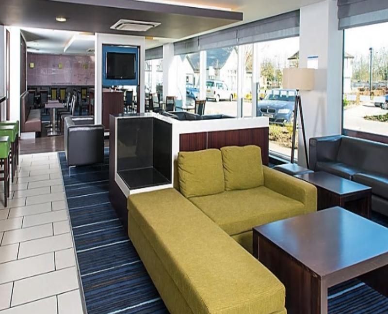 Holiday Inn Express Cambridge Duxford M11 Jct 10 By Ihg Ngoại thất bức ảnh
